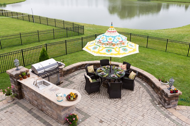 Adorn Your Custom Patio Kitchen with Granite